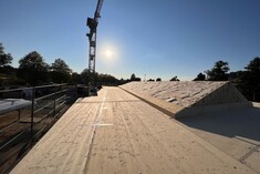 Le complexe scolaire de Grossaffoltern est érigé